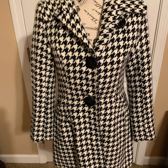 Ronnie Salloway Houndstooth Pleated Lined Button Up Black & White Coat - Picture 3 of 7